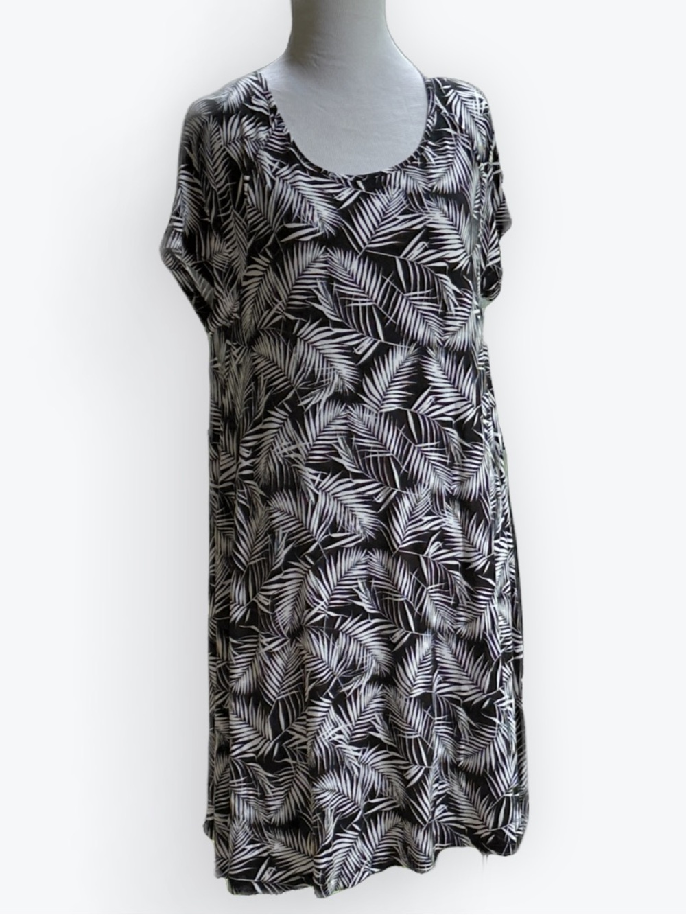 Beachy Minimalist Monstera Palm Leaf Tropical Casual Soft Knit Swing T-Dress ~ M
